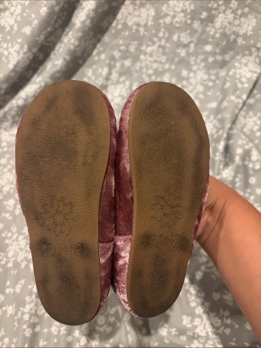 Girls velvet flats
